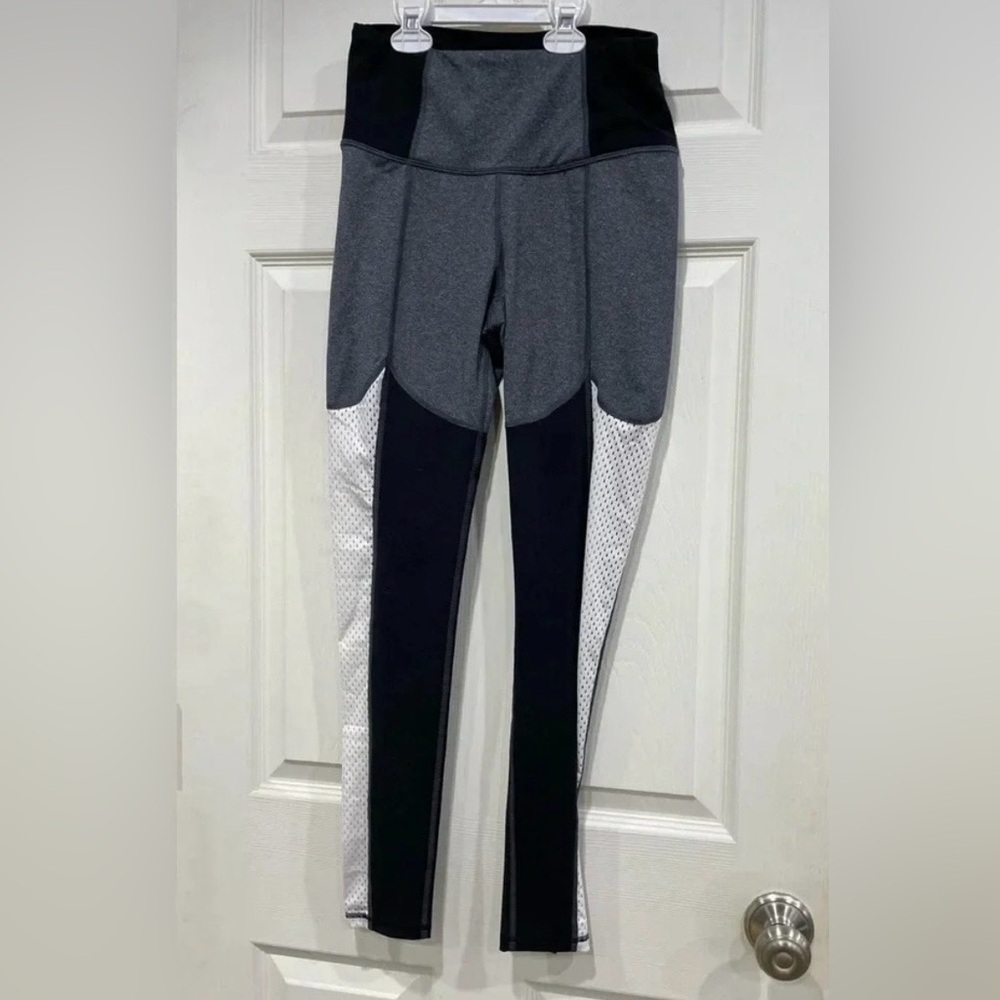 Lucy Women’s Small Leggings Black Grey and White Mesh Pilates or Yoga GUC